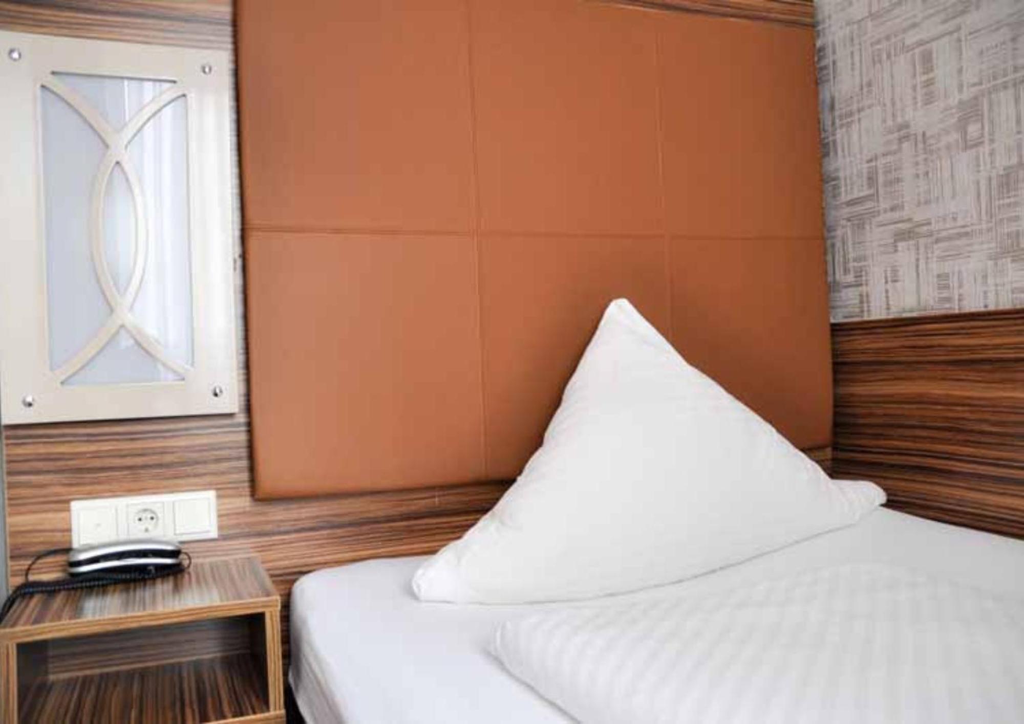 Erde Hotel Ерланген Екстер'єр фото