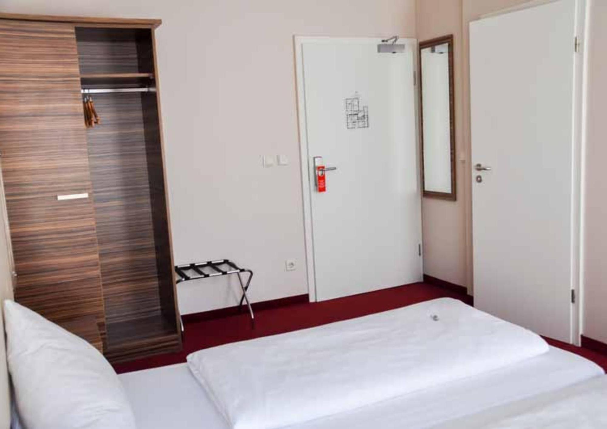Erde Hotel Ерланген Екстер'єр фото