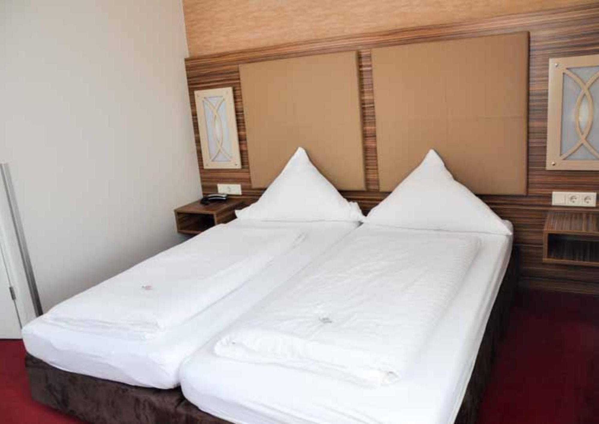 Erde Hotel Ерланген Екстер'єр фото