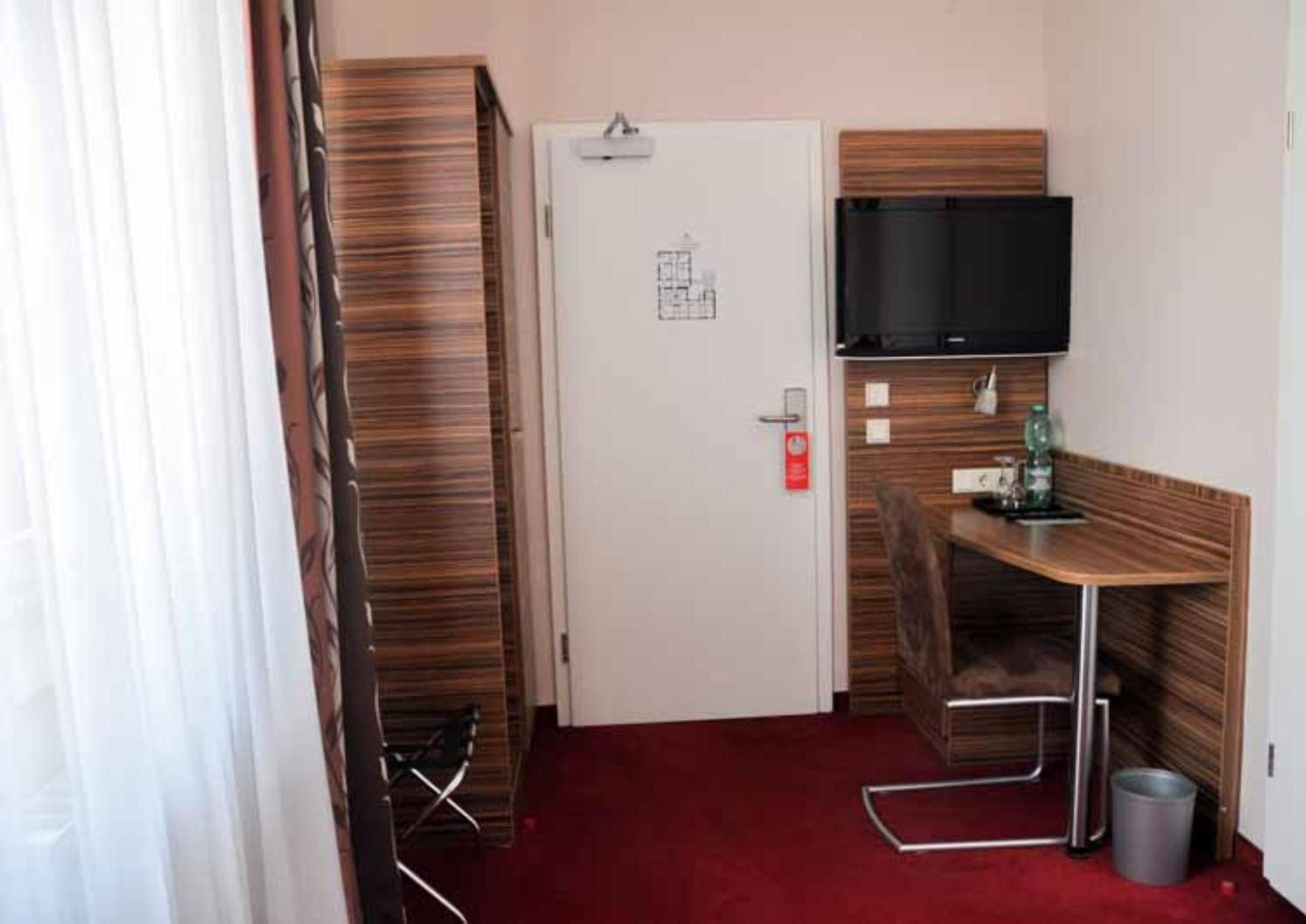 Erde Hotel Ерланген Екстер'єр фото