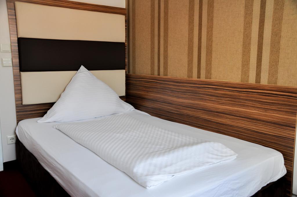 Erde Hotel Ерланген Екстер'єр фото
