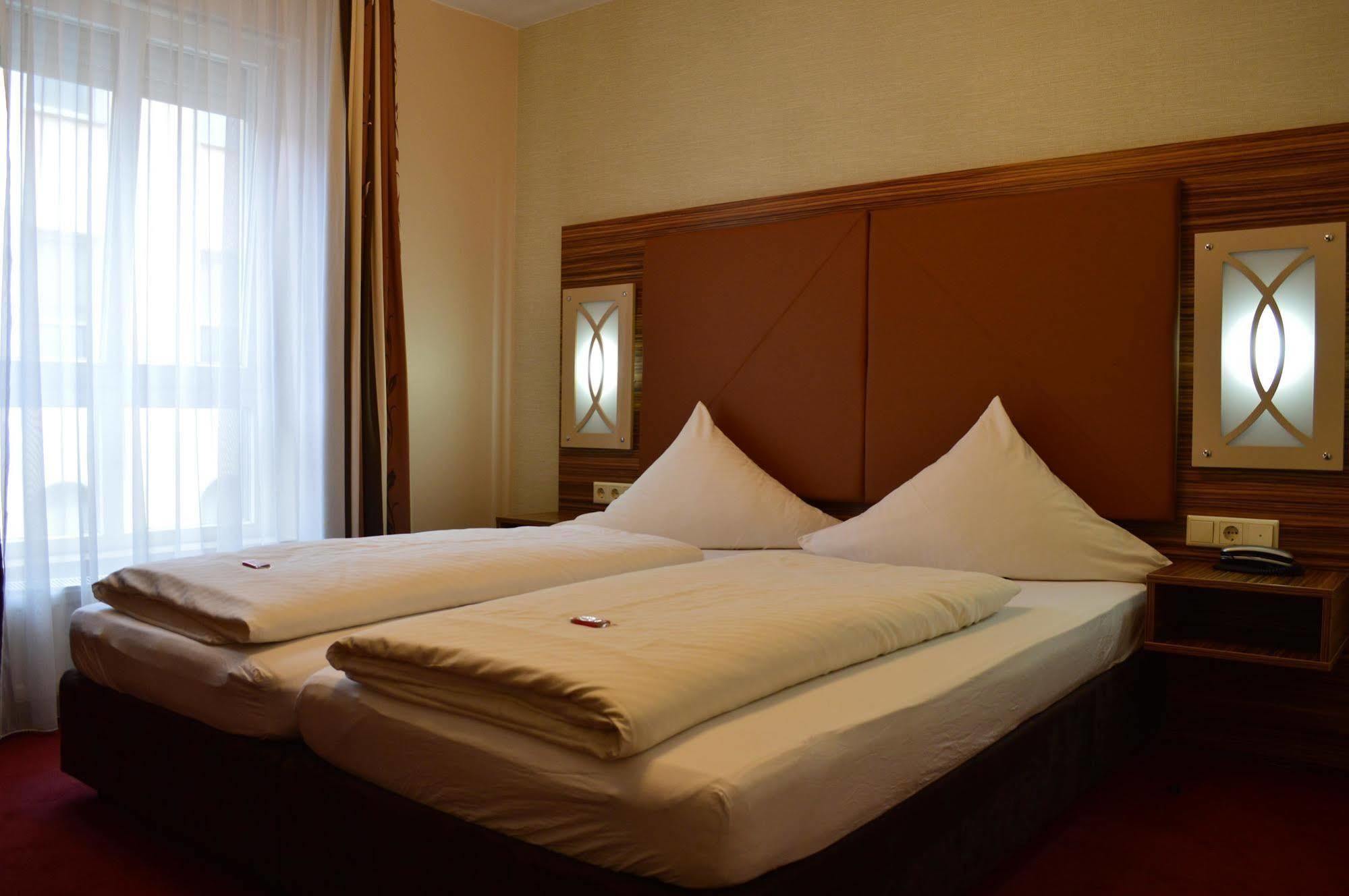 Erde Hotel Ерланген Екстер'єр фото
