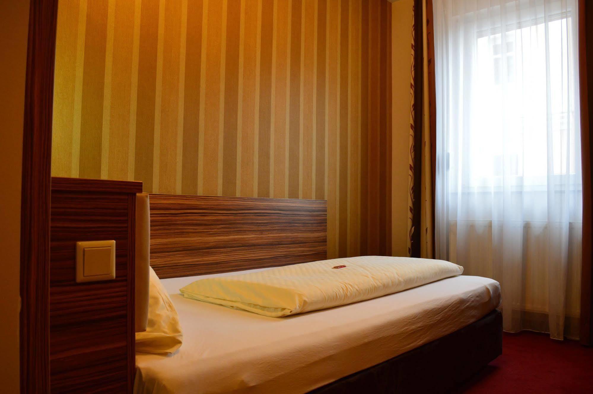 Erde Hotel Ерланген Екстер'єр фото