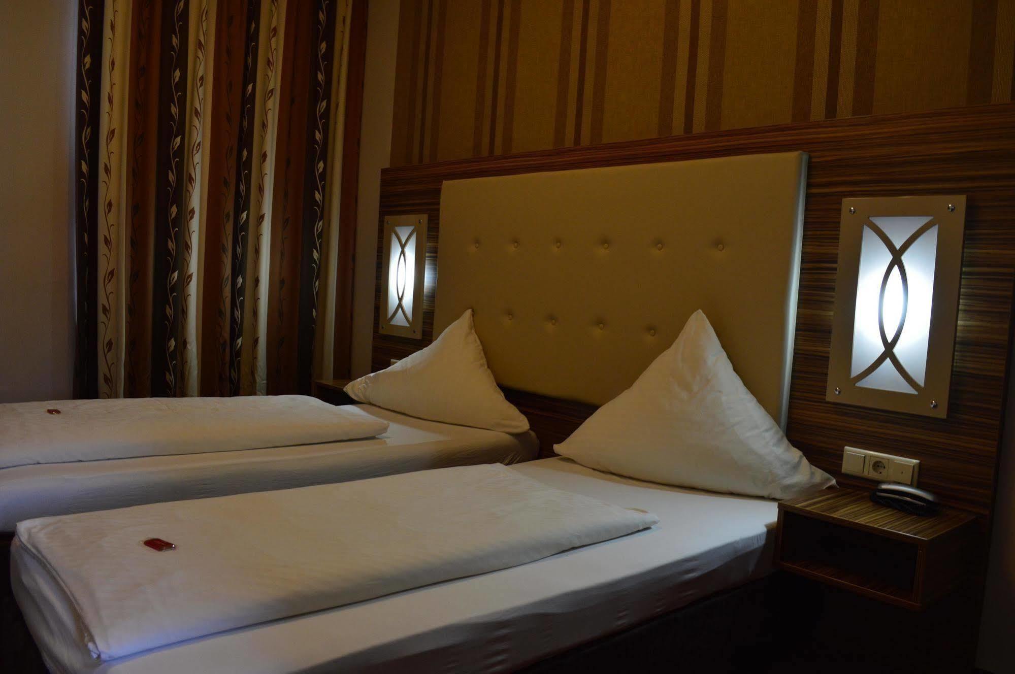 Erde Hotel Ерланген Екстер'єр фото